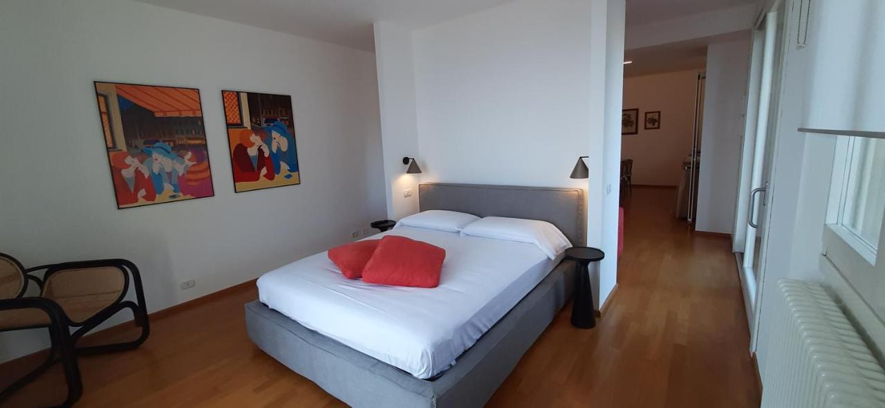 Iseolakerental - Vacanza Romantica Riva di Solto Buitenkant foto