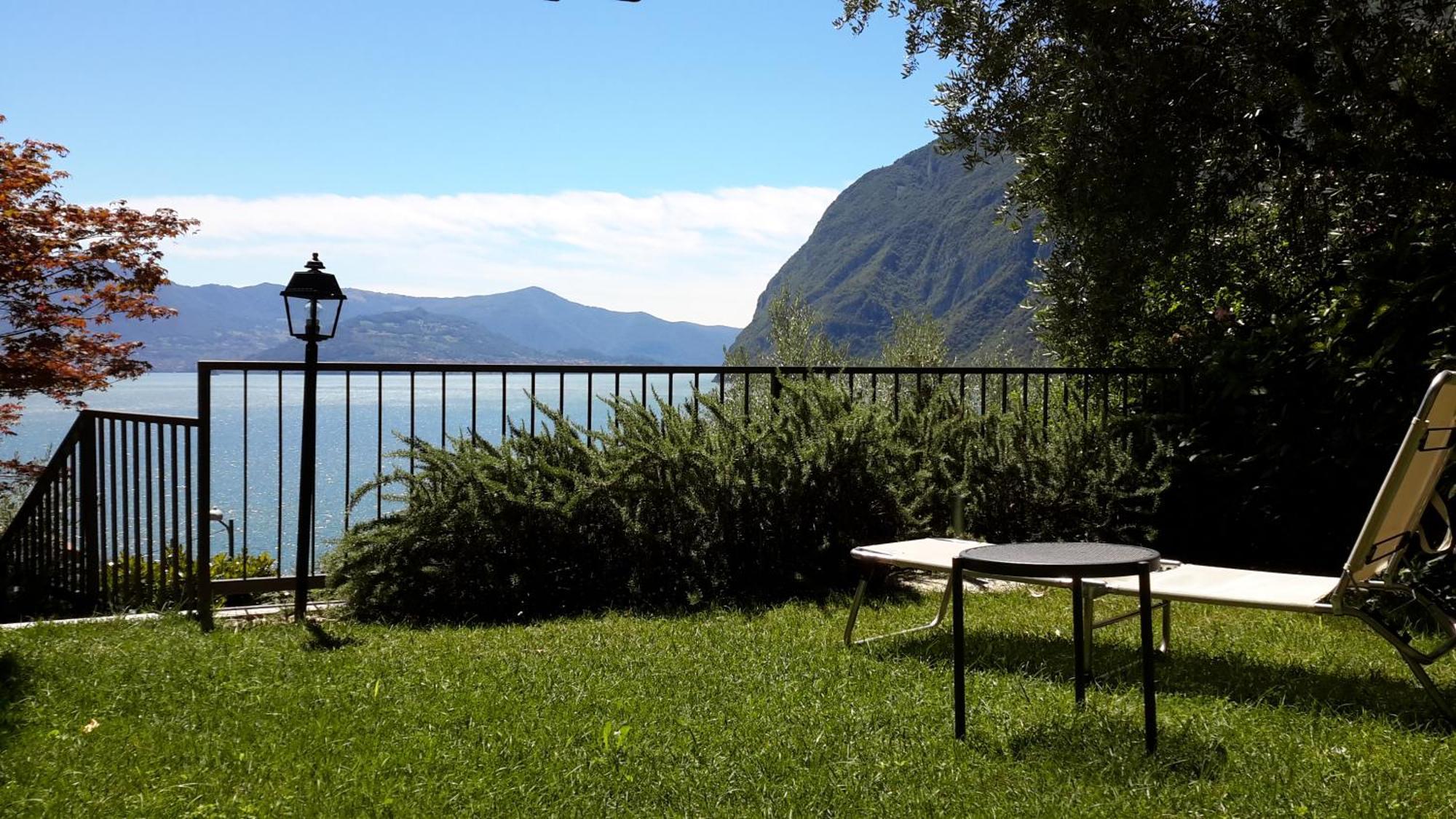 Iseolakerental - Vacanza Romantica Riva di Solto Buitenkant foto